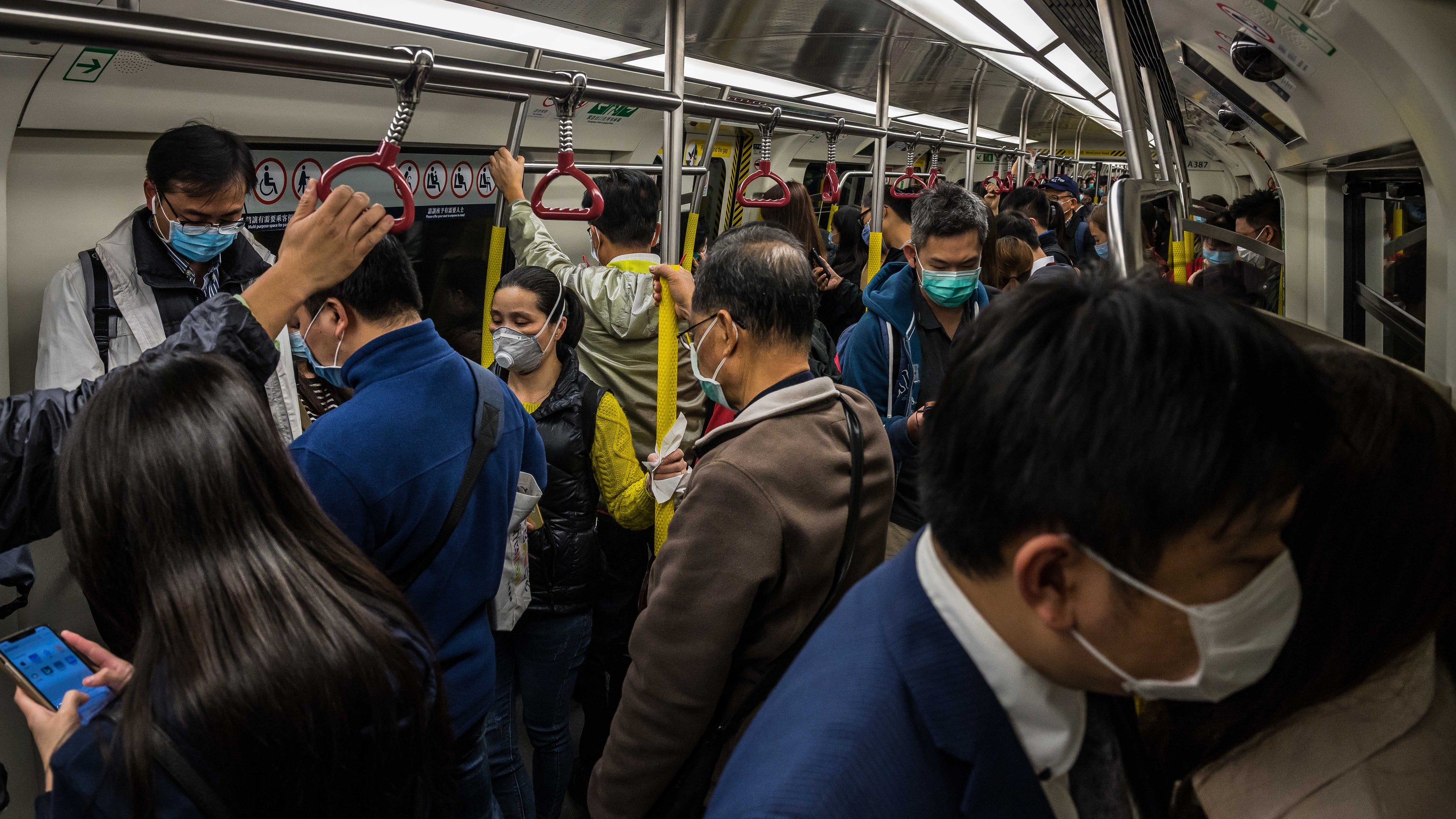 Mainland Travelers Face 14 Days of Isolation in Hong Kongs Coronavirus Battle